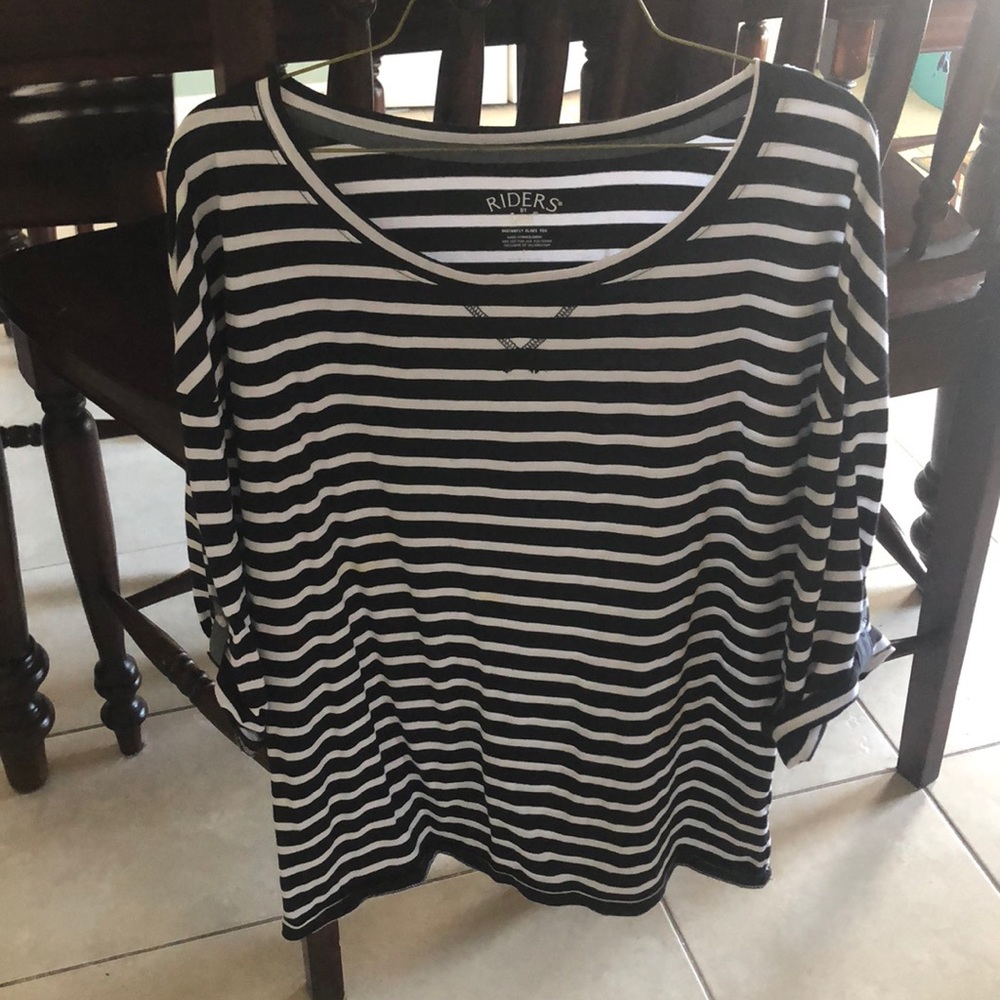 Size large 3/4 length top